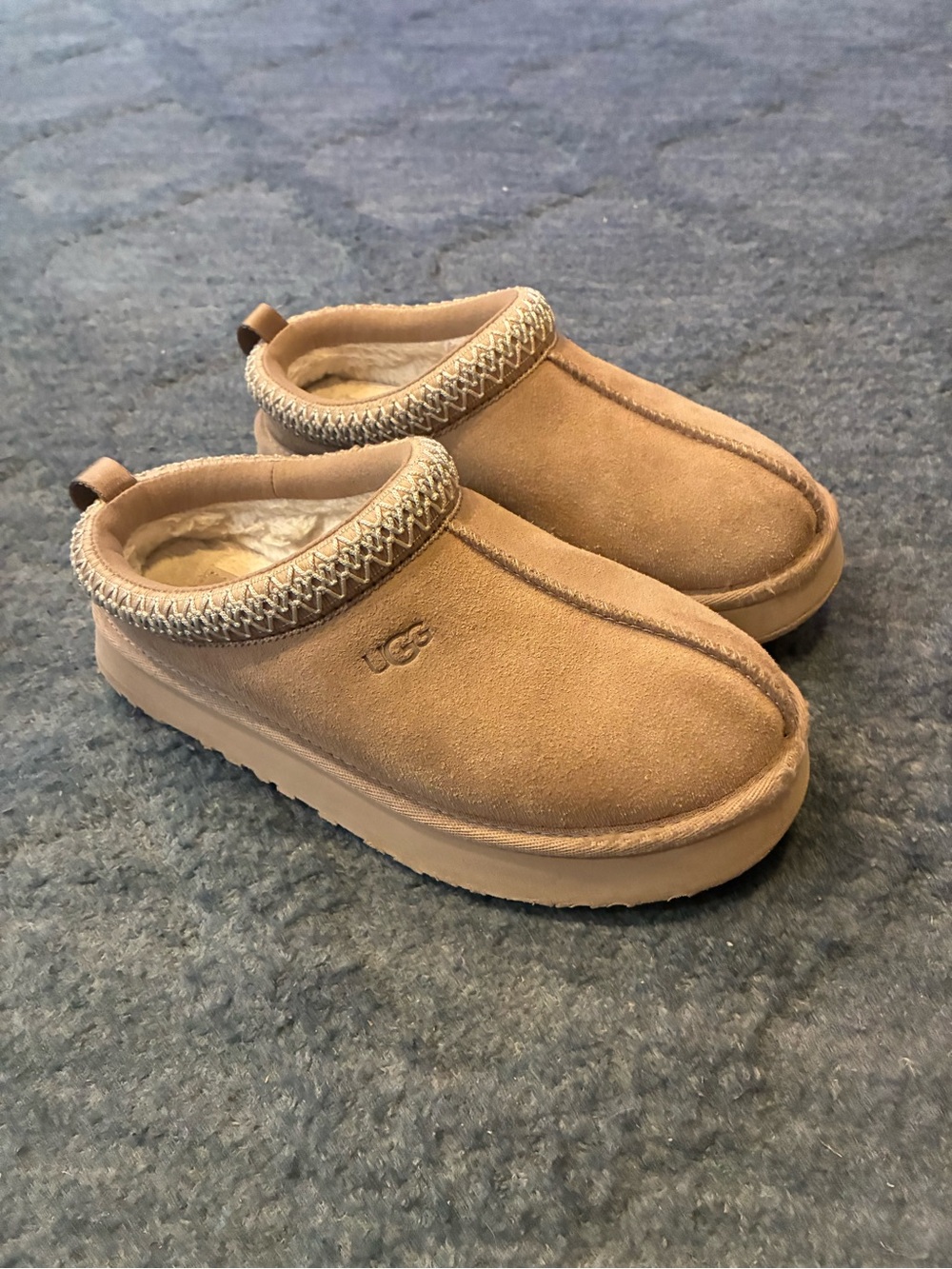 UGG Tazz Kids Size 3
